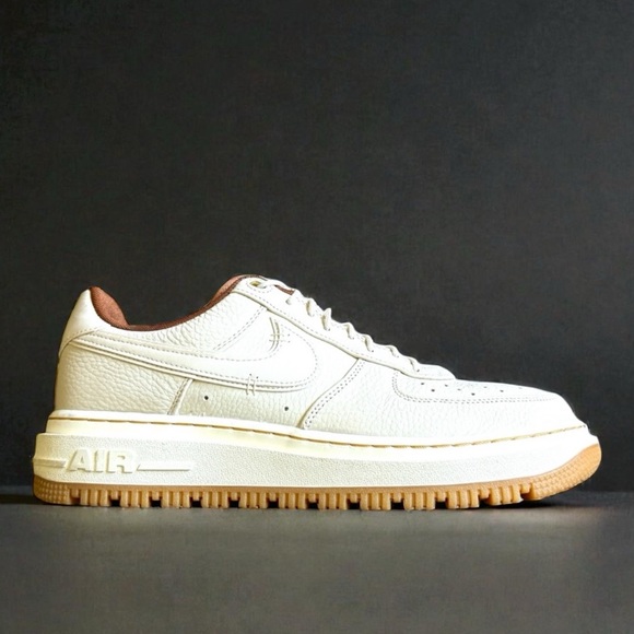 NIKE Air Force 1 Luxe “Pecan” Sneakers • Size 11.5 • Men